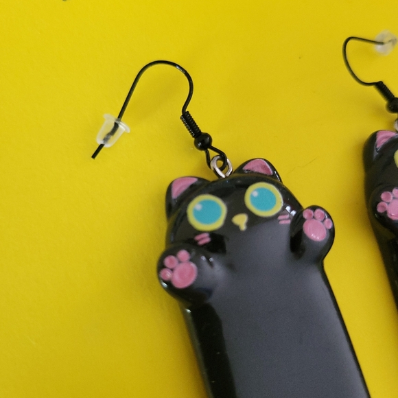 NWT Black Cat Earrings Blue Eyed Cats BIG Wild And Crazy Cat Lady Hypoallergenic - Picture 2 of 7